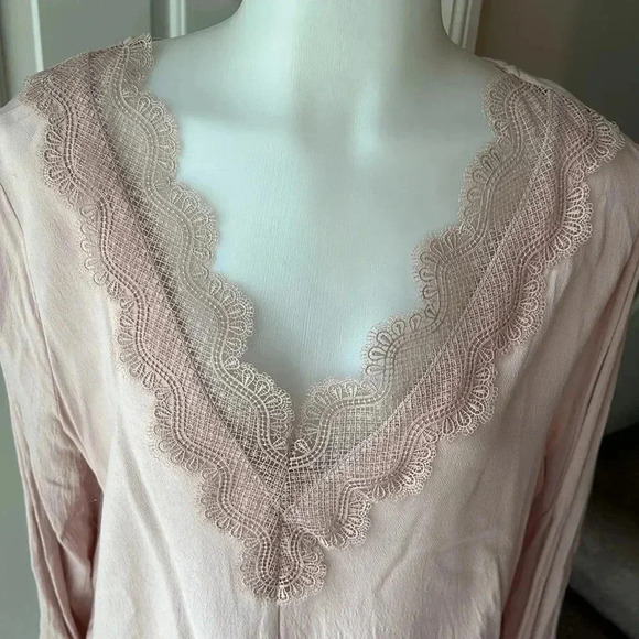 NWOT Size L Blush top with Lace chest accent from Express - Picture 2 of 7